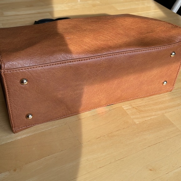 GUC Mode Luxe Handbag with detachable strap - Picture 4 of 7